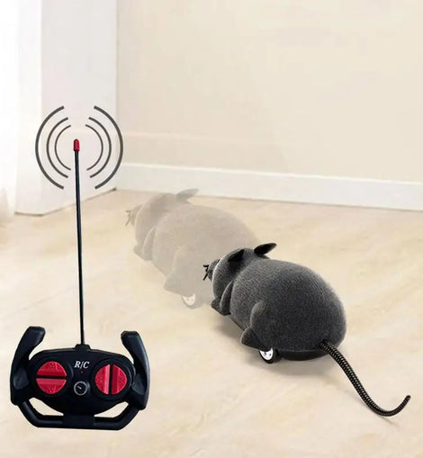 Remote Control Mouse Electronic Moving Toys For Cats Squeaky Mouse Cat Toy Battery Powered Mimics Motion